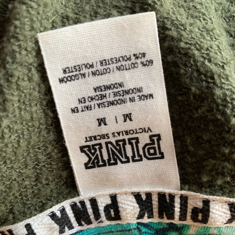 Zip up - Picture 6 of 7